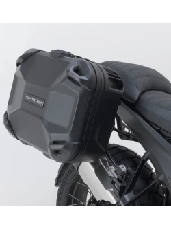 Zestaw: kufry boczne DUSC L + kufer centralny DUSC L + stelaże PRO + stelaż Adventure-Rack SW-Motech BMW R 1300 GS (23-)  [poj.: 3 x 41l]