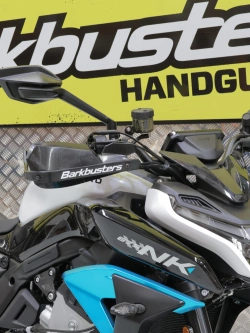 Zestaw montażowy handbarów Barkbusters CF Moto 675 NK (25-) czarny [jednopunktowe]