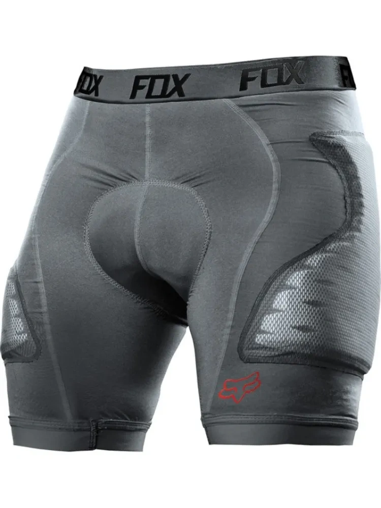Spodenki z ochraniaczami Fox Titan Race