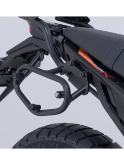 Zestaw: kufry boczne plastikowe Urban ABS + stelaże SLC SW-Motech KTM (wybrane modele) [poj.: 2 x 16,5l]