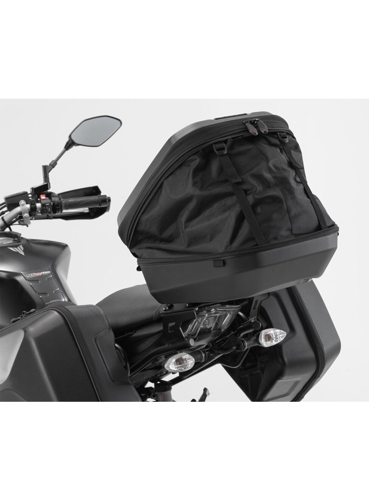 Zestaw: kufer centralny plastikowy Urban ABS + stelaż Street-Rack SW-MOTECH Suzuki DL 650 V-Strom / XT (16-) (pojemność 16-29 L)