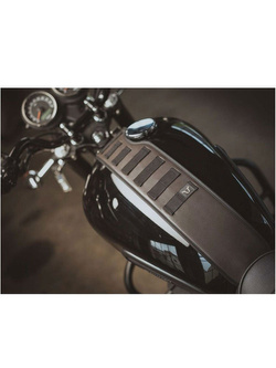 Zestaw: torba akcesoryjna LA1 i pas na zbiornik SLA SW-Motech Triumph modele (04-)