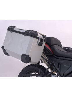 Zestaw: kufry boczne + stelaże PRO TRAX ADV 45/37 L do motocykla Voge 650DS R810C / 650 DSX (21-) srebrne [pojemność 45 + 37 L]