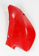 Osłona boczna tylna (prawa strona) UFO do Honda XR 650R (00-21) czerwona