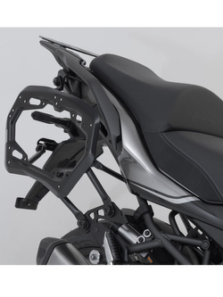 Zestaw: kufry boczne + stelaże PRO TRAX ADV SW-MOTECH 37/37 do motocykla Kawasaki Versys 1000 / 1000 S (18-), 1100/ SE (24-) [pojemność 2 x 37 L]