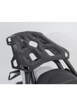 Zestaw: kufer centralny czarny TRAX ADV + stelaż Adventure-rack SW-Motech Ducati DesertX (22-)/ Rally (23-) [pojemność: 38 L]