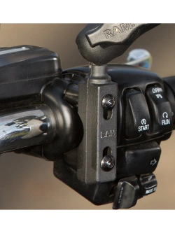 Uchwyt kulowy RAM do montażu na zbiorniczek hamulca i sprzęgła