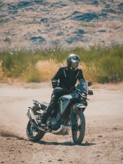 Kask adventure Nexx X.Lifecountry Terra czarno-szaro-żółty matowy