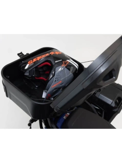 Zestaw: kufer centralny DUSC L + stelaż Adventure-rack CF Moto 450MT (23-)/ 800 MT-X (24-)/ 1000 MT-X (25-) [poj.: 41l]