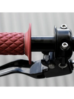 Manetki motocyklowe Biltwell Thruster TPV do kierownic o średnicy 25.4 [mm] czerwone