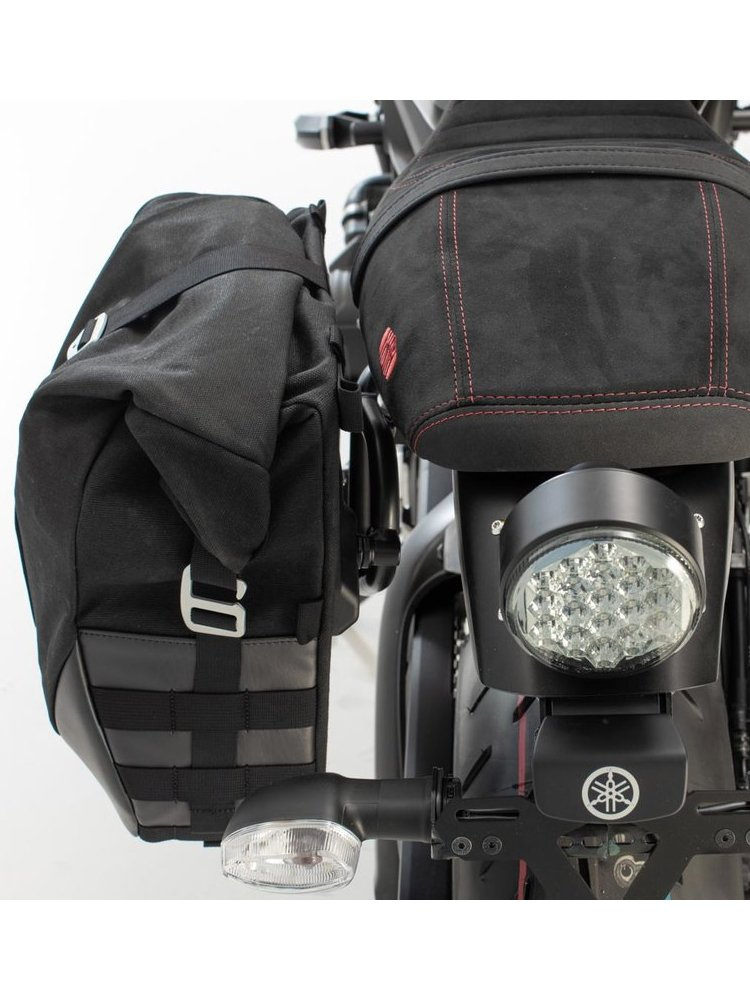 Zestaw: sakwa boczne LEGEND GEAR LC2 na lewą stronę + stelaż do YAMAHA XSR 900 Abarth RN43 (17-)