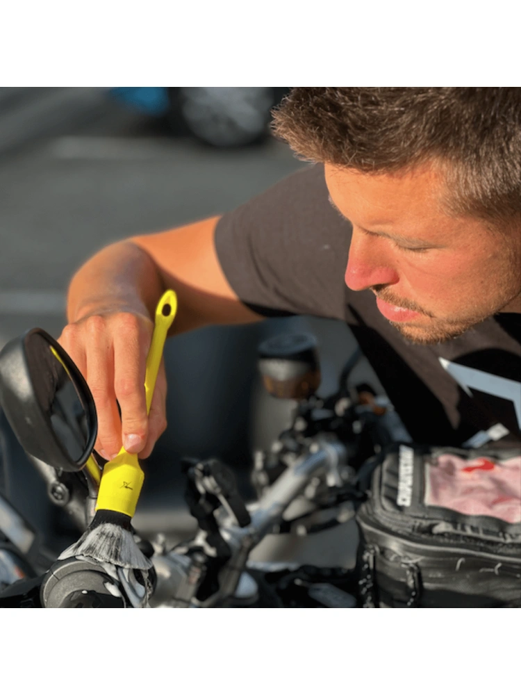 Pędzelek detailingowy do czyszczenia motocykla Xzone, żółty