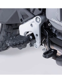 Podnóżki motocyklowe EVO SW-Motech CF Moto 800 MT-X (24-)/ 1000 MT-X (25-) czarne