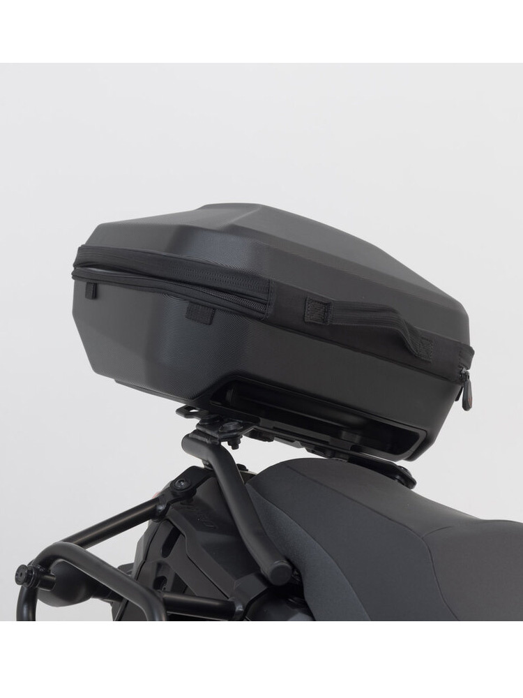 Zestaw: kufer centralny plastikowy Urban ABS + stelaż Street-Rack SW-MOTECH Suzuki DL 650 V-Strom / XT (16-) (pojemność 16-29 L)