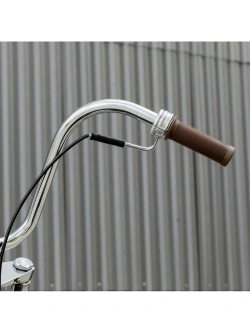 Manetki motocyklowe Biltwell Kung Fu TPV do kierownic o średnicy 25.4 [mm] brązowe