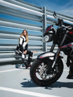 Kombinezon motocyklowy damski dwuczęściowy 4SR RR Power AR czarno-biały