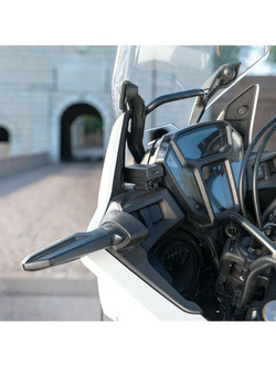 Podwójna, wodoodporna ładowarka USB Lampa Usb-Fix Trek z mocowaniem do kierownicy motocykla [szybkie ładowanie; 5400 mA; 12/24 V]