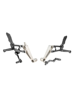 Zestaw regulowanych podnóżków z dźwigniami GILLES FXR-A03-B Aprilia Tuono 660 (21-)/ RS 660 (21-)/ Extrema (23-) czarno-srebrny