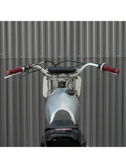 Manetki motocyklowe Biltwell Kung Fu TPV do kierownic o średnicy 25.4 [mm] czerwone