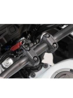 Zestaw podwyższający kierownicę SW-MOTECH modele Hondy, KTM, Suzuki, Yamahy [H: 20mm]