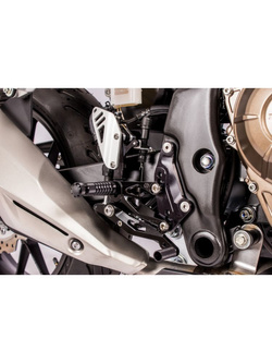Zestaw regulowanych podnóżków z dźwigniami GILLES FXR-H04-B Honda (wybrane modele) czarny