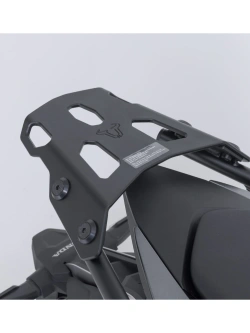 Zestaw: kufer centralny plastikowy + stelaż Urban ABS SW-Motech Honda CB 1000 Hornet (24-) [poj.: 16-29 L]