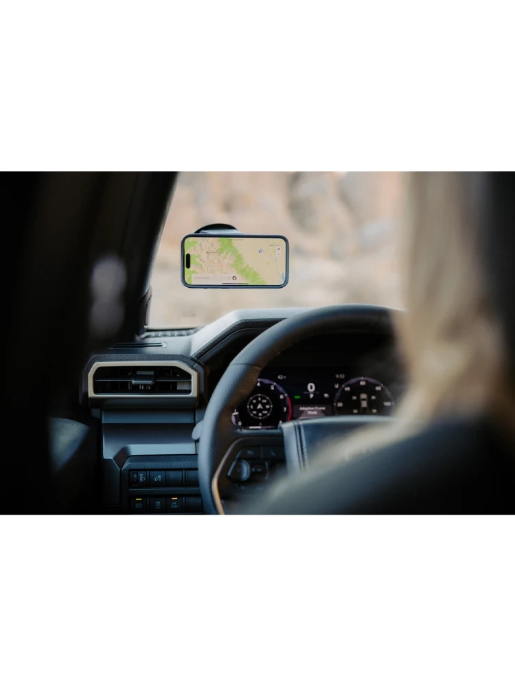 Zestaw do samochodu: etui MAG na telefon iPhone 17 Pro Max (magnetyczne) oraz mocowanie Quad Lock