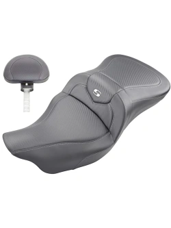 Kanapa motocyklowa dla kierowcy i pasażera z oparciem Saddlemen Roadsofa CF Extended Reach Harley Davidson (wybrane modele) (08-24)