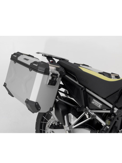 Zestaw: kufry boczne + kufer centralny + stelaże TRAX ADV do motocykla Aprilia Tuareg 660 (21-)/ Rally (24-) [całkowita pojemność: 150l] srebrny