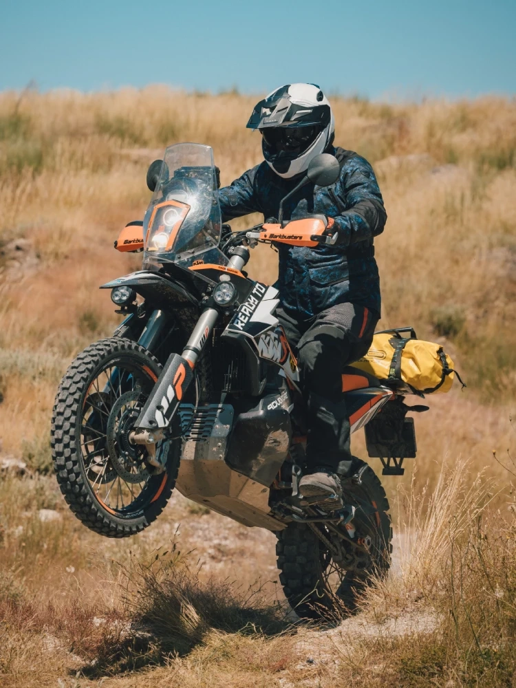 Kask adventure Nexx X.Lifecountry Plain biały