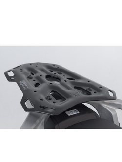 Zestaw: kufer centralny srebrny TRAX ADV + stelaż Adventure-rack SW-Motech Honda XL750 Transalp (22-) [pojemność: 38 L]