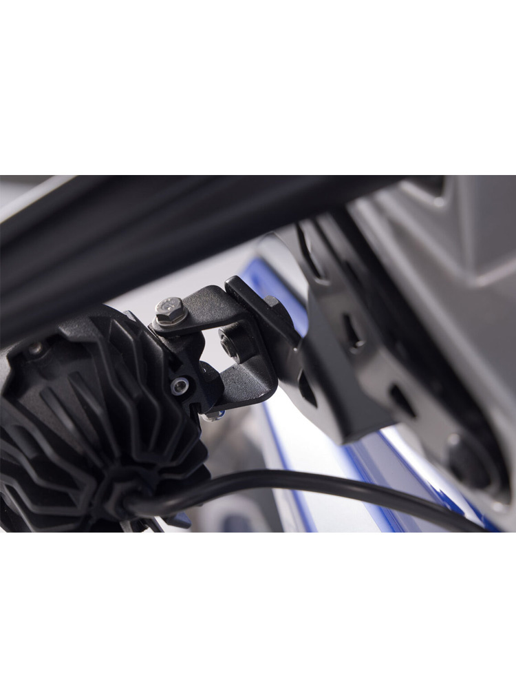Zestaw montażowy Lamp Light SW-MOTECH Suzuki V-Strom 1050 (19-), V-Strom 1050 XT (19-), V-Strom 1050 DE (23-)