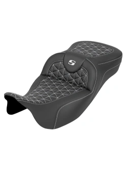 Kanapa motocyklowa dla kierowcy i pasażera Saddlemen Roadsofa Tri-Gripper Extended Reach Harley Davidson (wybrane modele) (08-24) czarno-biała