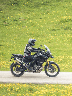 Zestaw: Kask szczękowy Schuberth E2 szary + dedykowany interkom motocyklowy