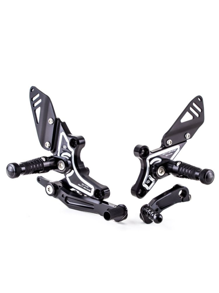 Zestaw regulowanych podnóżków z dźwigniami GILLES RCT10GT-BM08 BMW (wybrane modele) czarno-srebrne