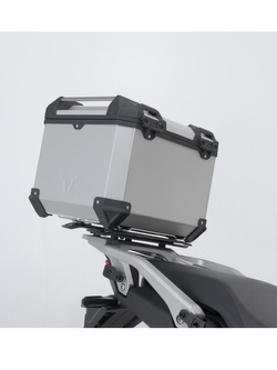 Zestaw: kufer centralny srebrny TRAX ADV + stelaż Adventure-rack SW-Motech Honda XL750 Transalp (22-) [pojemność: 38 L]