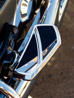 Podesty Phantom Mini chrom + Adaptery 8808 Kuryakyn do Honda (wybrane modele), Suzuki (wybrane modele), Triumph (wybrane modele)