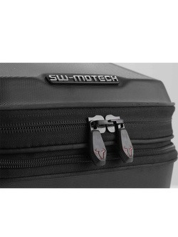 Zestaw: kufer centralny plastikowy Urban ABS + stelaż SW-MOTECH KTM 1290 Super Adventure / S / R (21-)/ 1390 R (24-) [pojemność 16-29 L ]