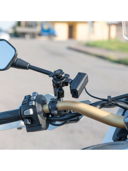 Podwójna, wodoodporna ładowarka USB Lampa Usb-Fix Trek z mocowaniem do kierownicy motocykla [szybkie ładowanie; 5400 mA; 12/24 V]