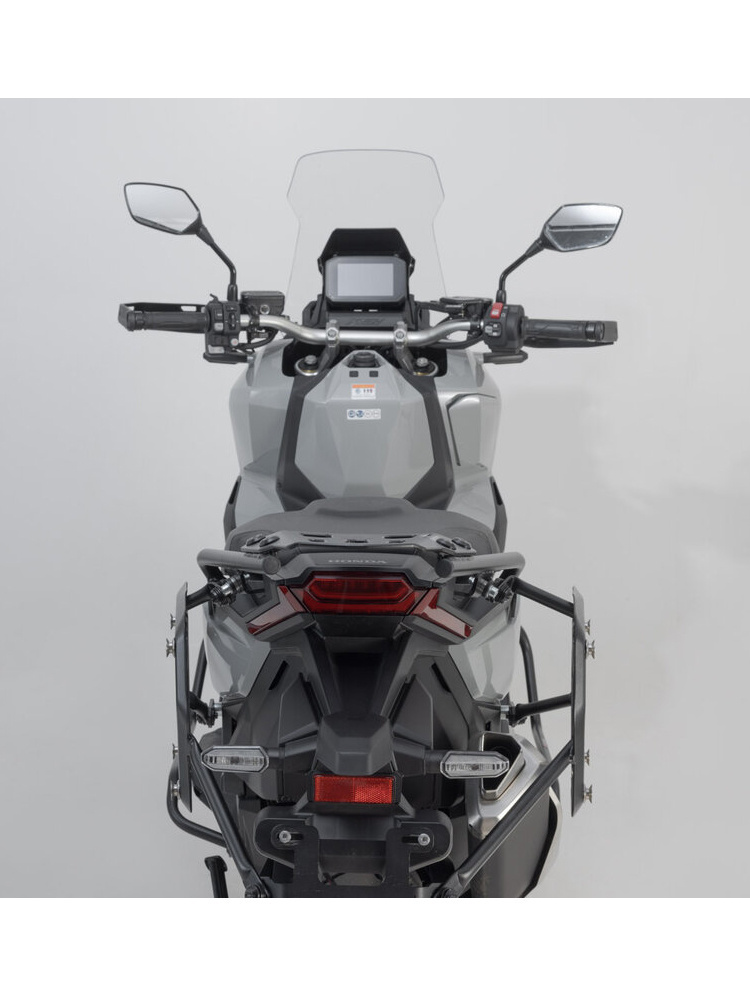 Zestaw: kufry boczne TRAX ADV + stelaże PRO 45/37 L Sw-Motech Honda X-ADV (20-) (pojemność 37 i 45 L) srebrne