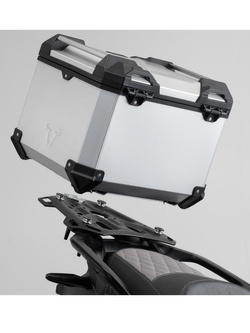 Zestaw: kufer centralny srebrny TRAX ADV + stelaż Adventure-rack SW-Motech Honda XL750 Transalp (22-) [pojemność: 38 L]