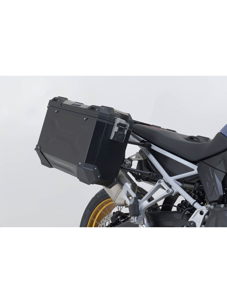 Zestaw: kufry boczne 37/45 + kufer centralny 38 TRAX ADV + stelaże SW-MOTECH BMW F 900 GS (24-) czarne