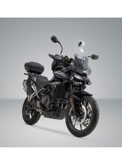 Zestaw: kufer centralny plastikowy Urban ABS + stelaż SW-MOTECH Triumph Tiger 900/ GT/ Rally/ Pro (19-) / 1200 GT Explorer / GT Pro / Rally Explorer / Rally Pro (22-), Tiger 850 Sport (21-) [pojemność 16-29 L ]