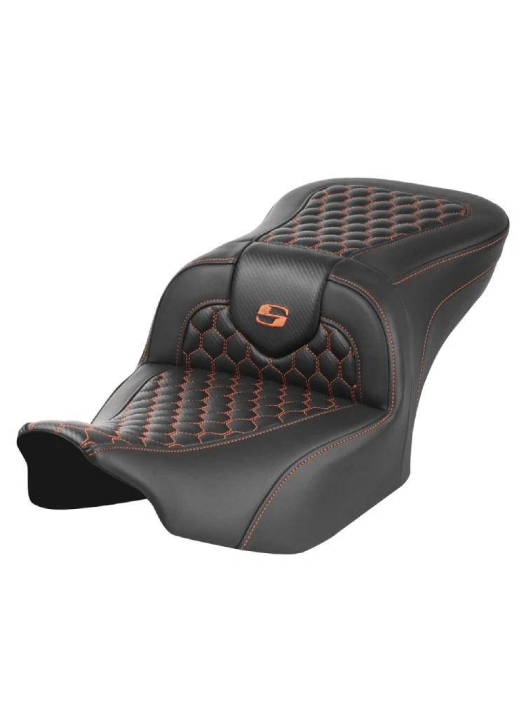 Kanapa motocyklowa dla kierowcy i pasażera Saddlemen Roadsofa HC Harley Davidson Road Glide/ Street Glide (wybrane modele) (23-) czarno-pomarańczowa