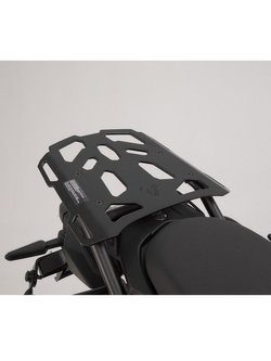 Zestaw: kufer centralny plastikowy + stelaż URBAN ABS SW-MOTECH YAMAHA MT-07 Tracer / Tracer 700 (16-23), Yamaha Tracer 7 (RM30, RM31) (21-) [pojemność 16-29 L ]