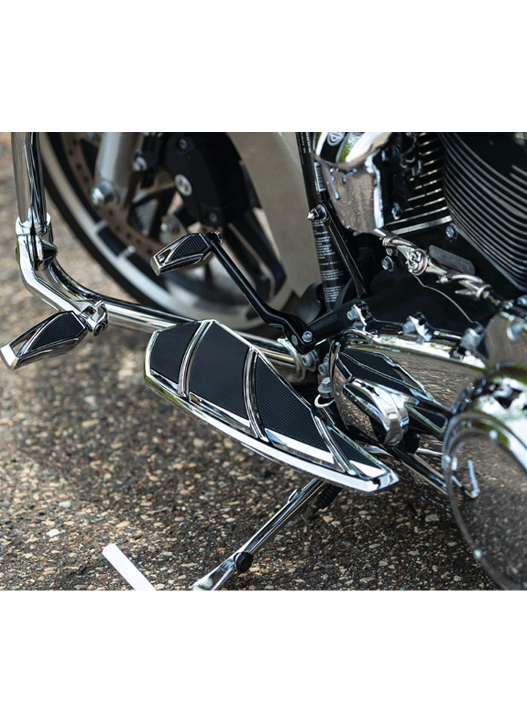 Podesty kierowcy lub pasażera Phantom Kuryakyn do Harley Davidson (’83-’20 Electra Glides, Road Glides, Road Kings, Street Glides, Tour Glides, Trikes, ‘86-’17 FL Softail Models & '12-'16 Dyna Switchback) chrom