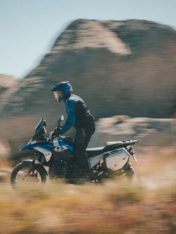 Kask adventure Nexx X.Lifecountry Terra szaro-czarno-czerwony matowy