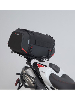 Zestaw: torba na tył Rackpack + stelaż Street-Rack SW-Motech Triumph Speed Triple 1050 S / RS (18-23) [poj.: 32,0-42,0 l]