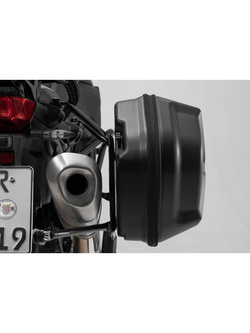 Zestaw: kufry boczne + stelaże EVO ABS Aero System Sw-Motech do Honda CBR 1100 XX (01-07) [pojemność: 2 x 25 L]