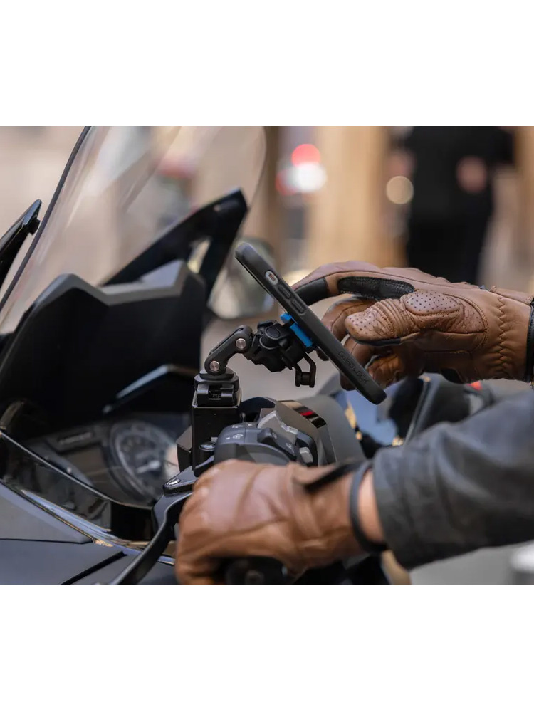 Zestaw na motocykl: etui MAG na telefon iPhone 17 (magnetyczne) + mocowanie Quad Lock